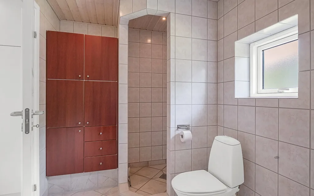 Vannitoad - Spacious Villa with Garden in Skæring