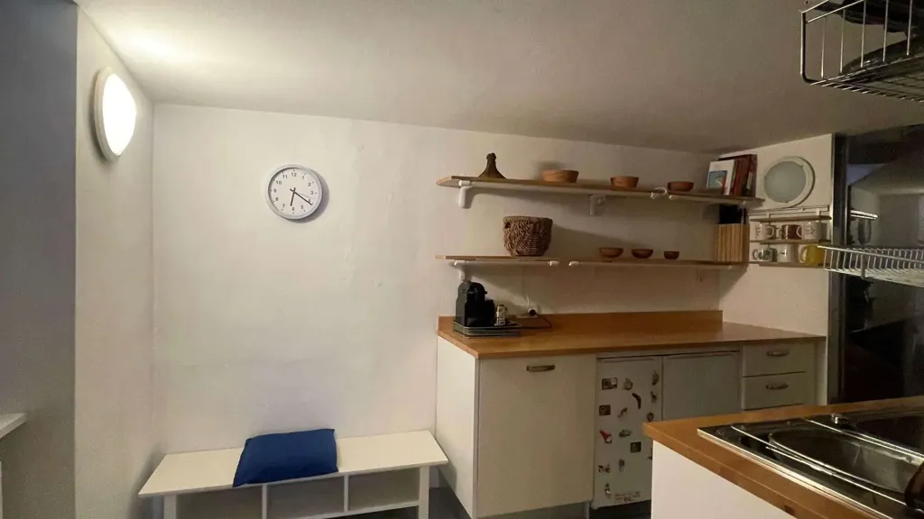 Cuisine - Charming Apartment with Balcony in Asti