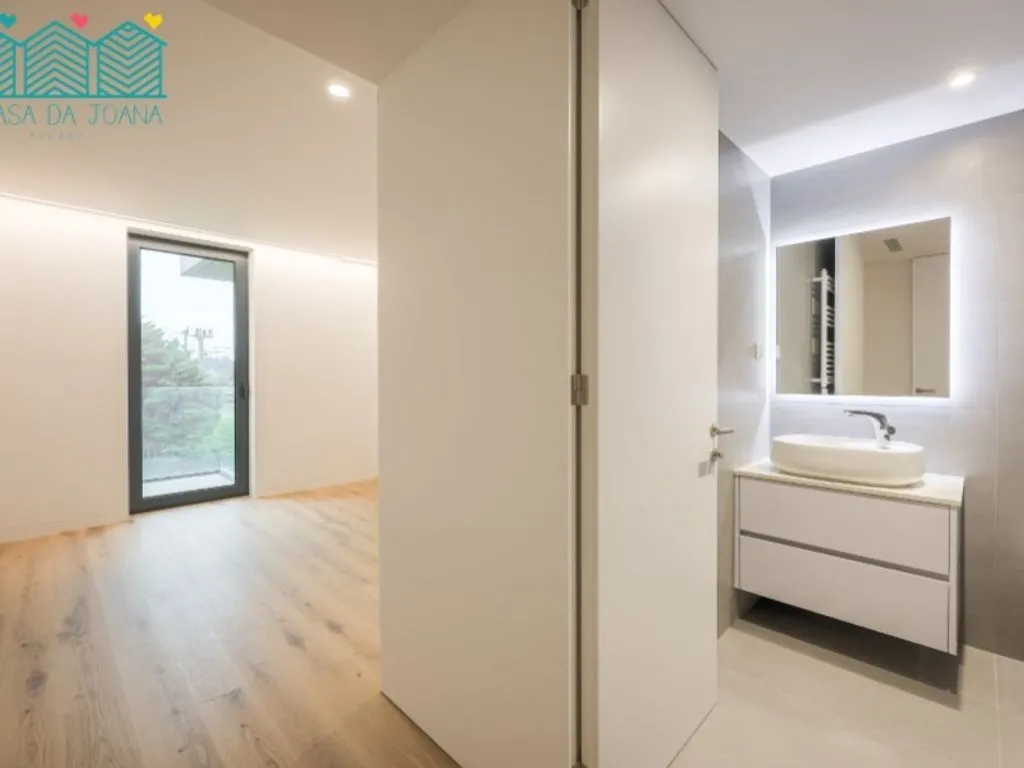 Salles de bain - Luxury 3-Bedroom Apartment in Aveiro