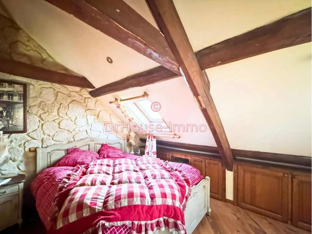 Chambres - Maison Briarde avec Dépendance et Double Garage à La Chapelle-Saint-Sulpice