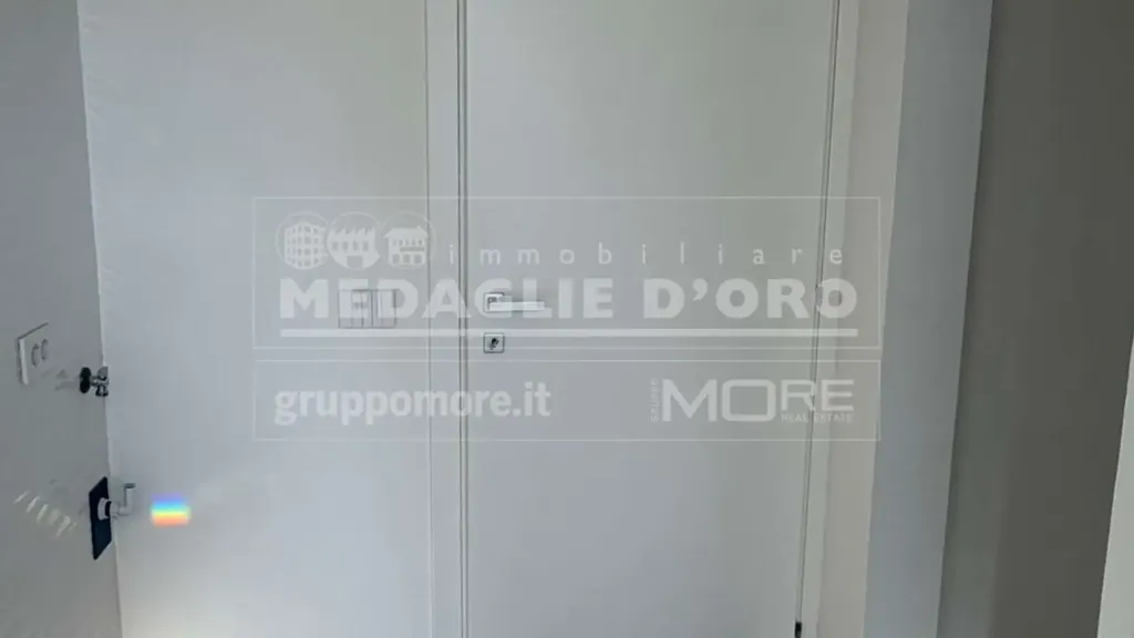 Esik - Luxury Flat with Balcony in Modena