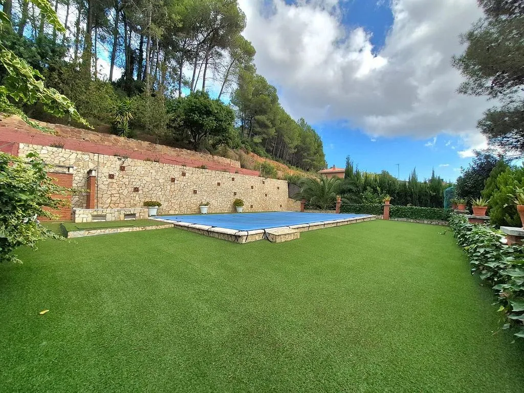 Bassein - Chalet with Pool and Terrace in Cervelló