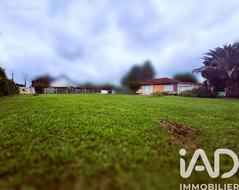 Garden - Constructible Plot in Lescar