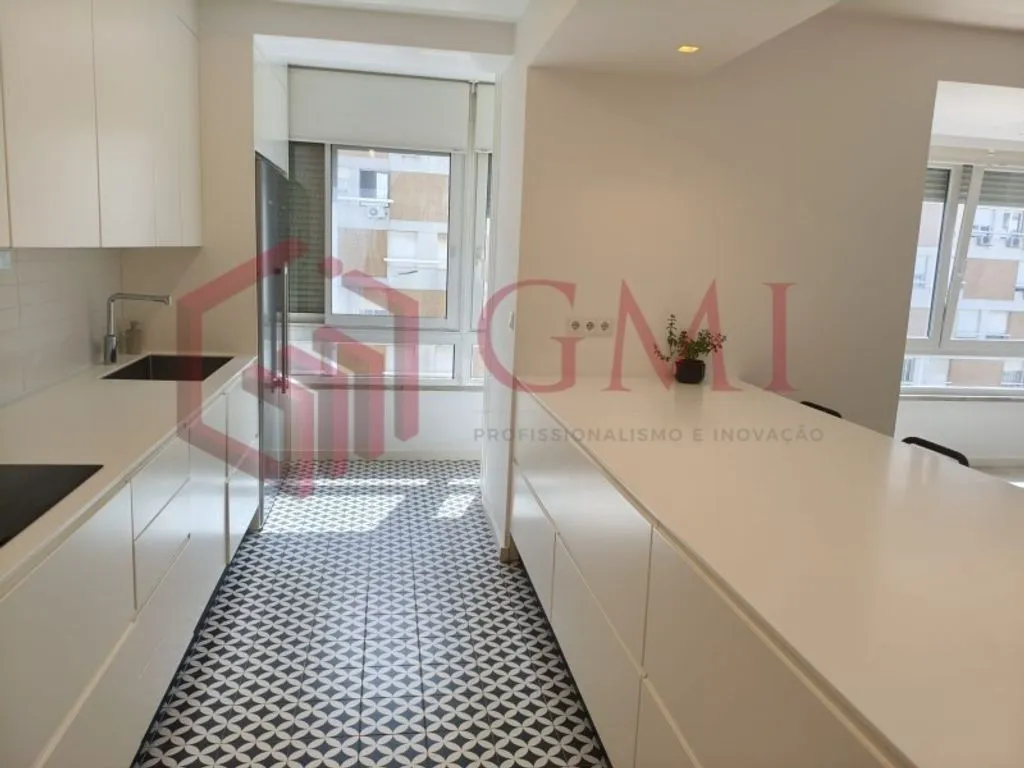 Cuisine - Luxury Flat with Private Box in Loures