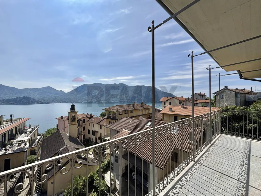 Terrass - Modern Attico with Lake View in Ghiffa