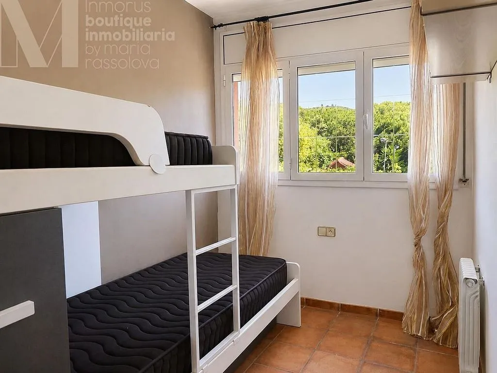 Magamistoad - Chalet with Sea View and Pool in Calella