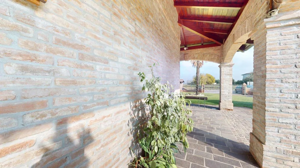 Villa with Private Garden in Cento