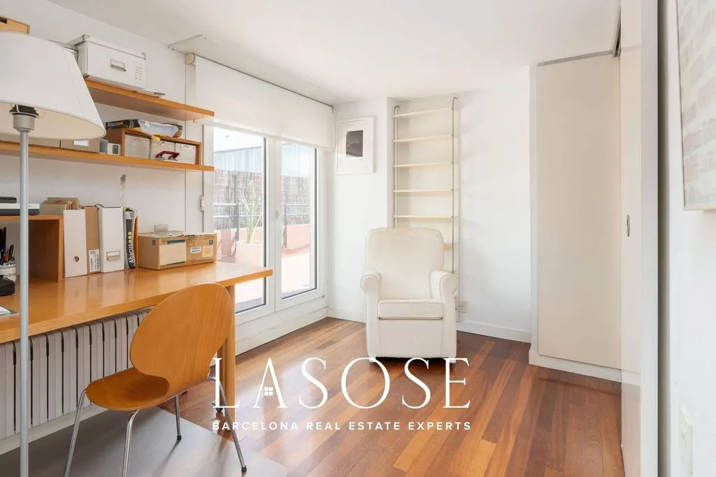 Office - Duplex Penthouse with Pool in Tres Torres, Barcelona