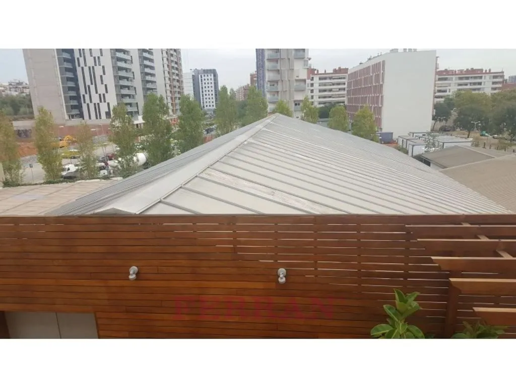 Terrasse - Office and Warehouse Complex in Cornellà de Llobregat