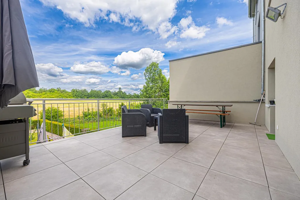 Terrace - Spacious Maison with Garden in Soleuvre
