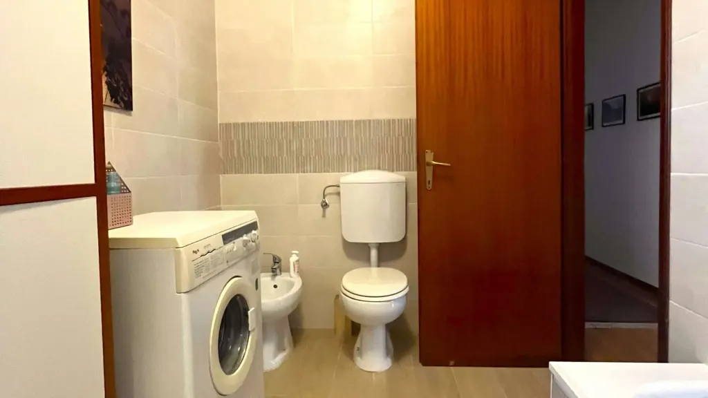 Vannitoad - Spacious Rented Apartment with Garden in Adria