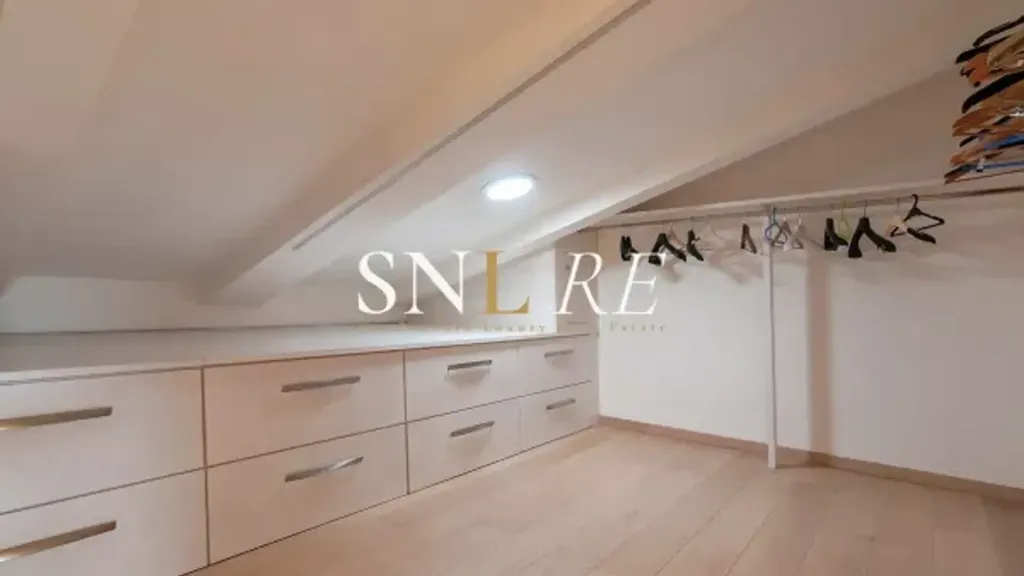 Pièces - Luxury Apartment with Balcony in Florence
