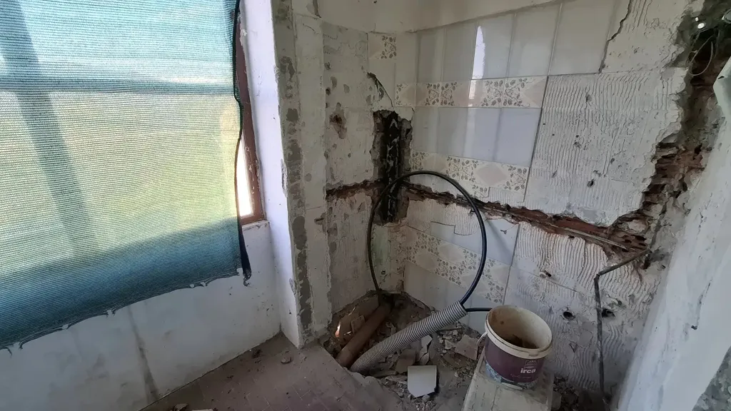 Bathrooms - Restored Farmhouse with Mountain View, Rocca Canavese