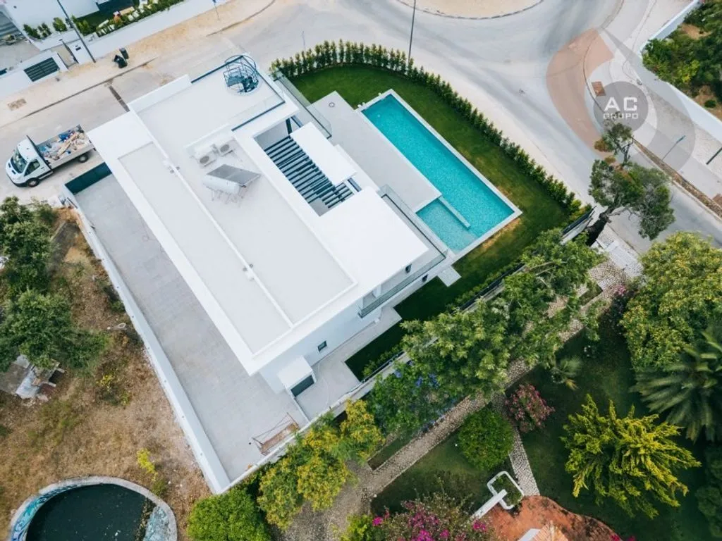 Õhuvaade - Luxury Villa with 3-Front Exposure in Albufeira