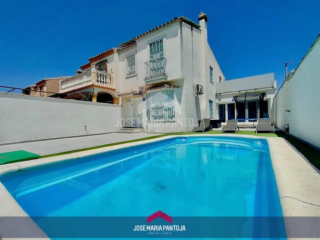 Bassein - Semi-Detached House with Pool in Este-Delicias