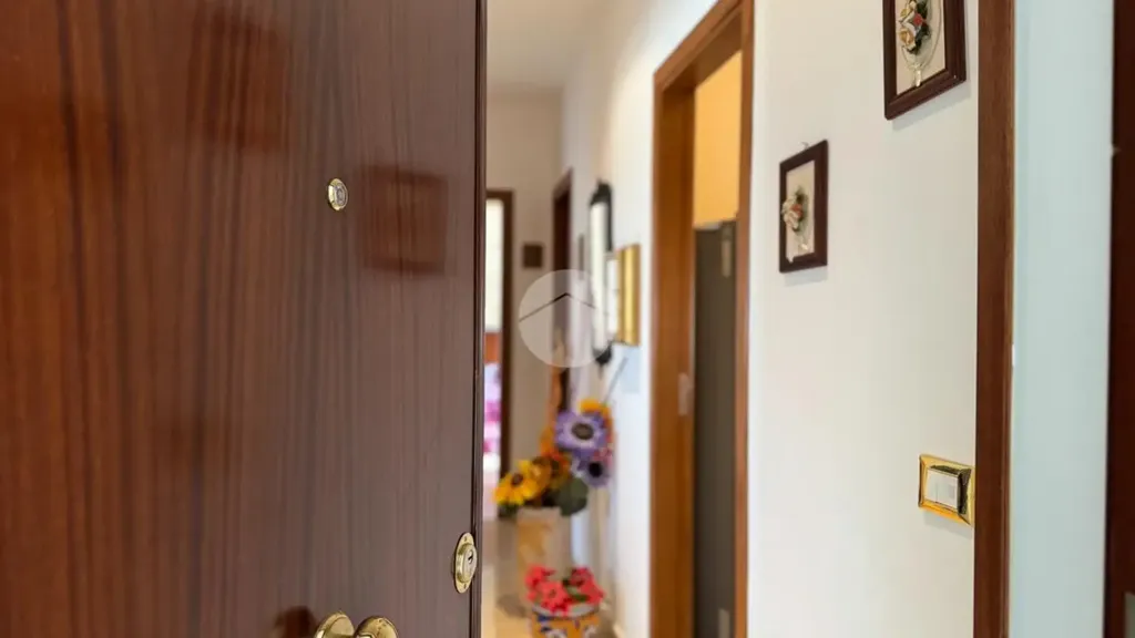 Entrée - 3-Bedroom Apartment with Parking in Palermo
