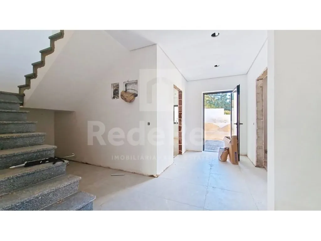 Toad - Luxury Semi-Detached House with Solar Panels in Algoz