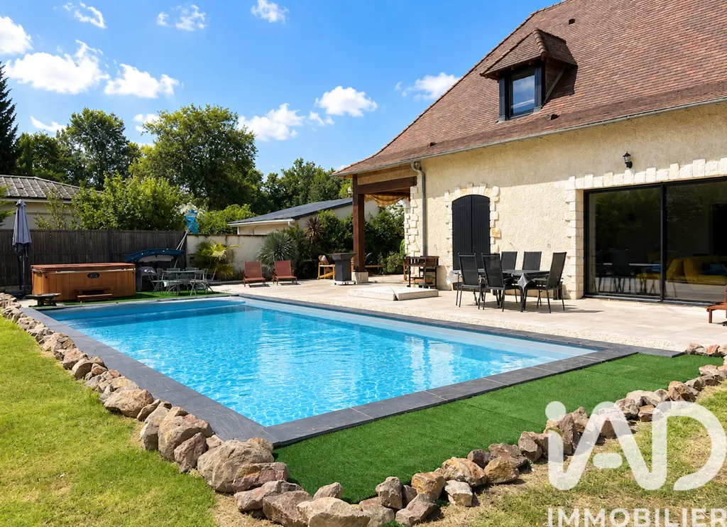 Pool - Architect-Designed House with Pool in Carbon-Blanc