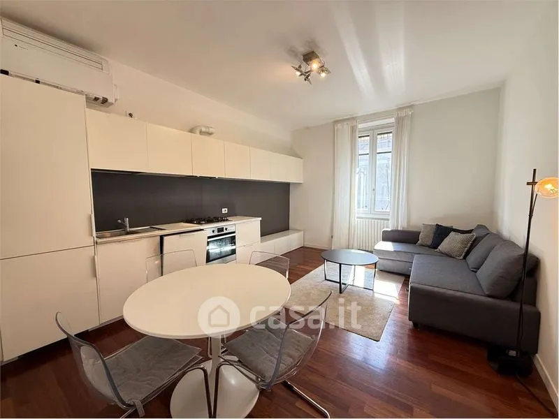 Elutuba - Armed Two-Bedroom in Via Bernardino Verro, Milan
