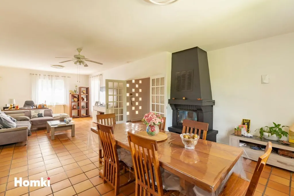 Salle à manger - Maison avec Piscine et Jardin à Bruguières