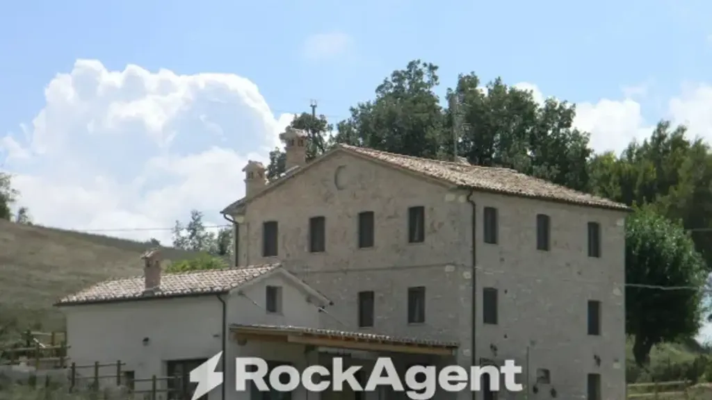 Välivaade - Rustic Farmhouse with B&B in Arcevia