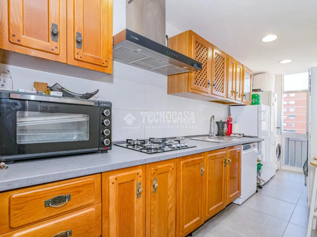 Cuisine - Four-Bedroom Flat with Terrace in Cartuja