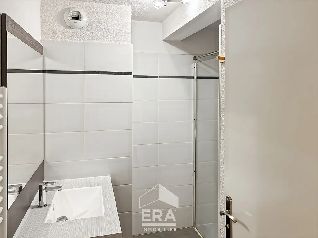 Vannitoad - Furnished Duplex Flat with Balcony in Eysines