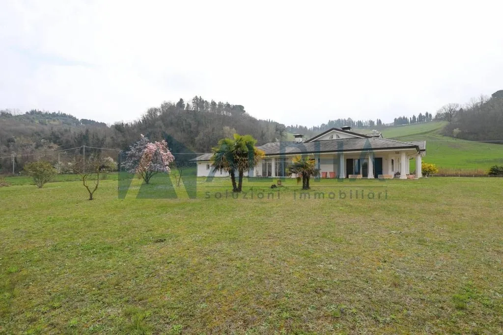 Jardin - Luxury Villa with Private Garden in Cesena