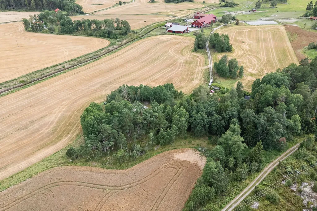 Aerial - Farm with Potential in Stenkvista, Södermanland