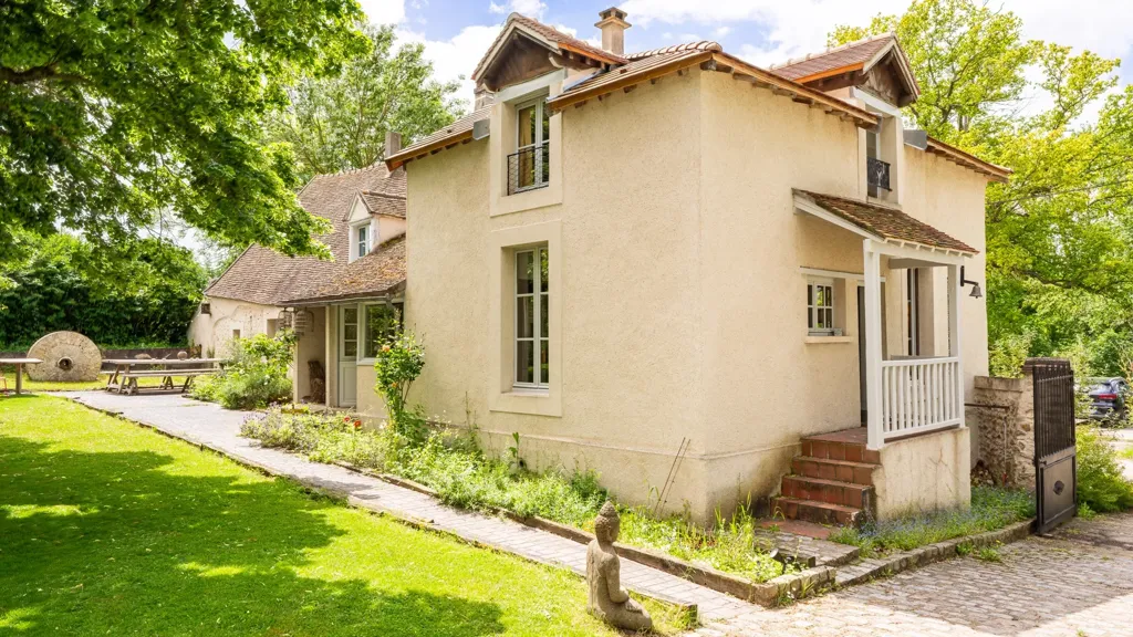 Exterior - Renaissance Mill with Equestrian Facilities near Paris