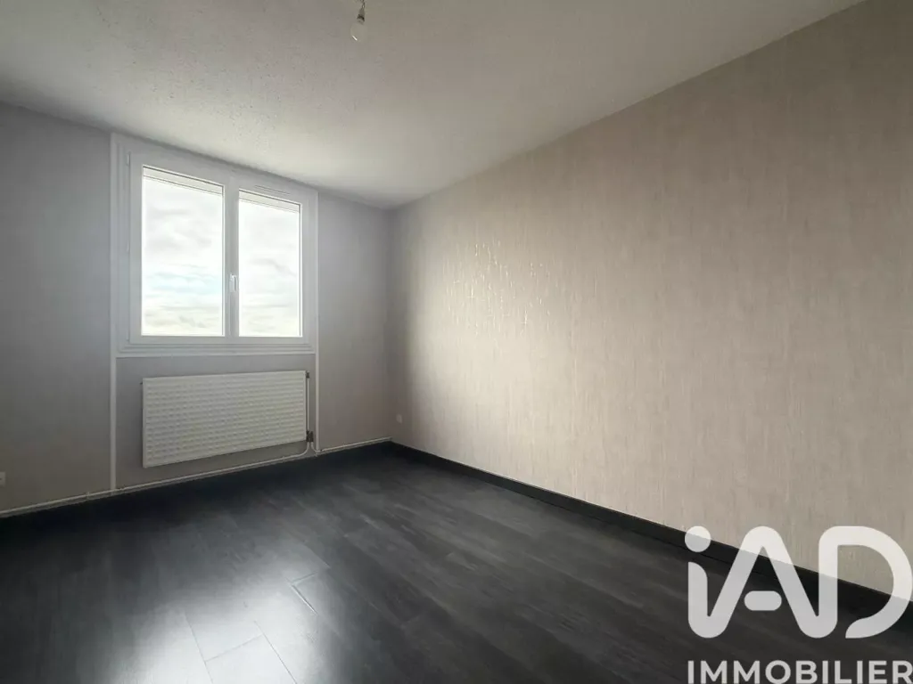 Pièces - Appartement Rénové avec Balcon à Digoin