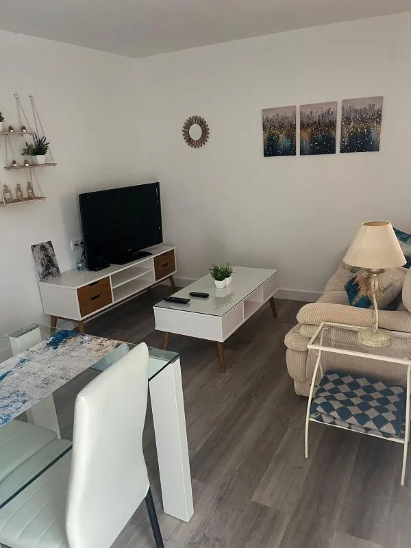Elutuba - T2 Apartment with Balcony in Busy Area