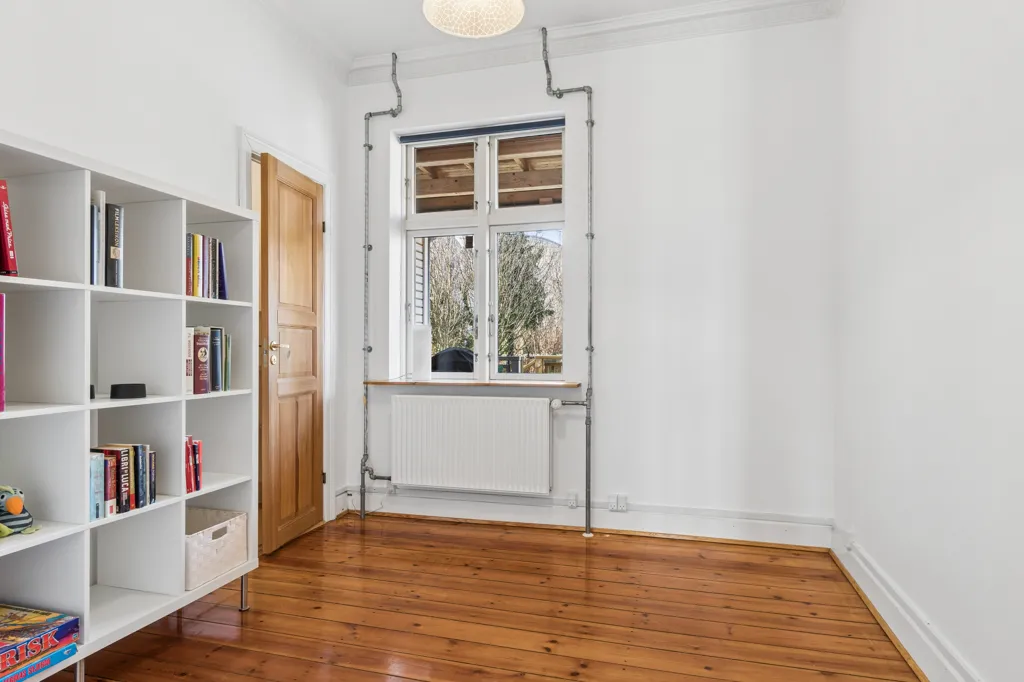 Kabinet - Villa Apartment with Garden in Hellerup