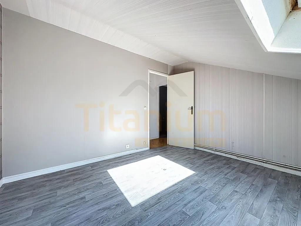 Pièces - Appartement avec Stationnement à Saint-Clair-Sur-Epte