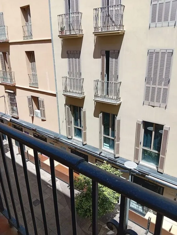 Rõdu - Modern Flat with Balcony in Ensanche Centro