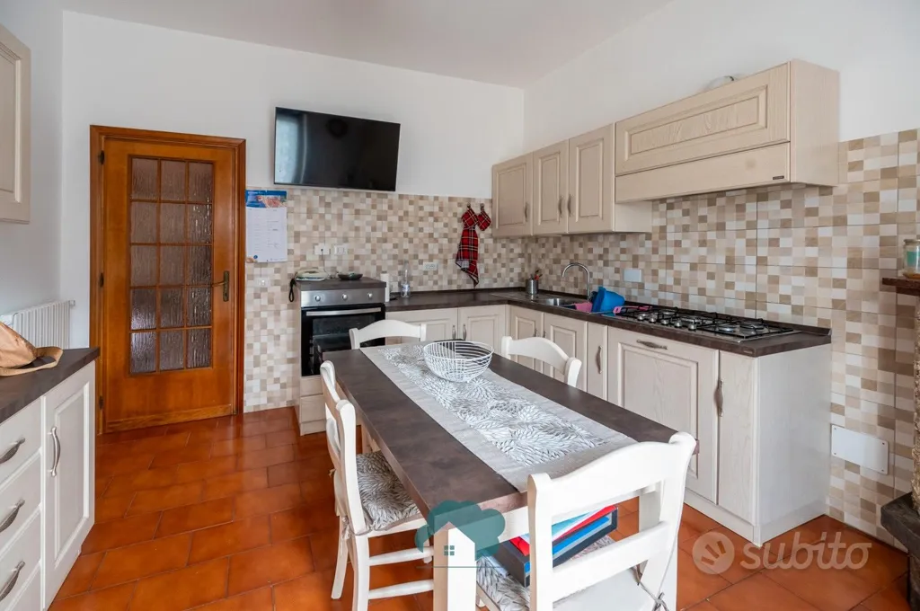 Kitchen - Villa Portion with Courtyard in Poli