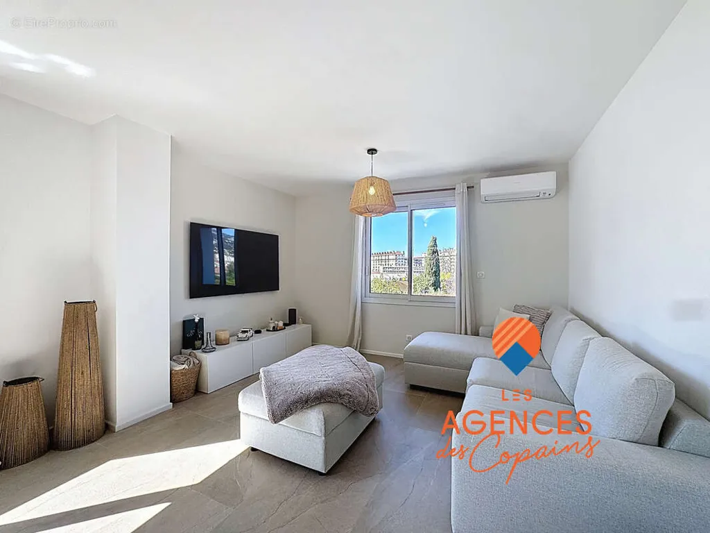 Elutuba - High-End Villa with Terrace in La Serinette