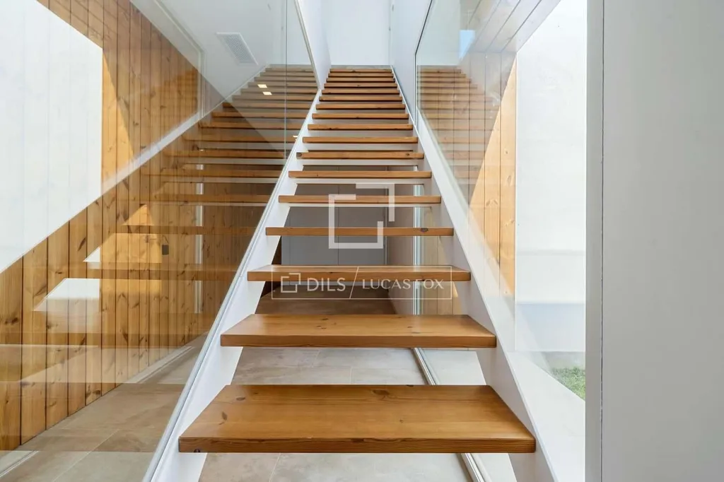 Toad - Modern House with Pool in Reus