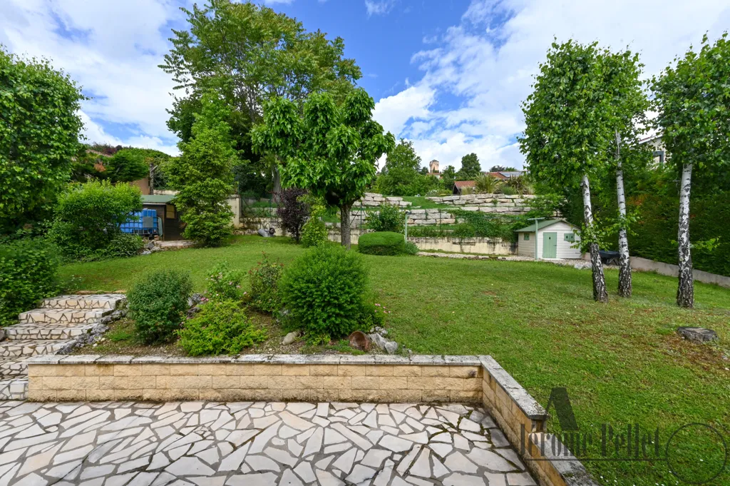 Aed - Semi-Basement House with Panoramic View in Communay