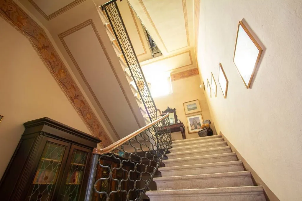 Toad - Old Villa with Lake Garda View in Lazise