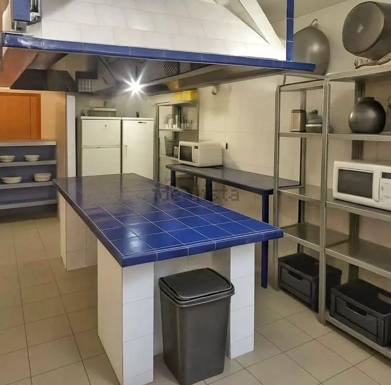 Cuisine - Luxury Hotel with Pool in Motril