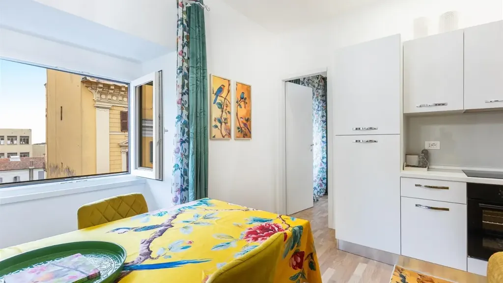 Köök - Modernised 2-Bed Flat with Panoramic Terrace in Rome