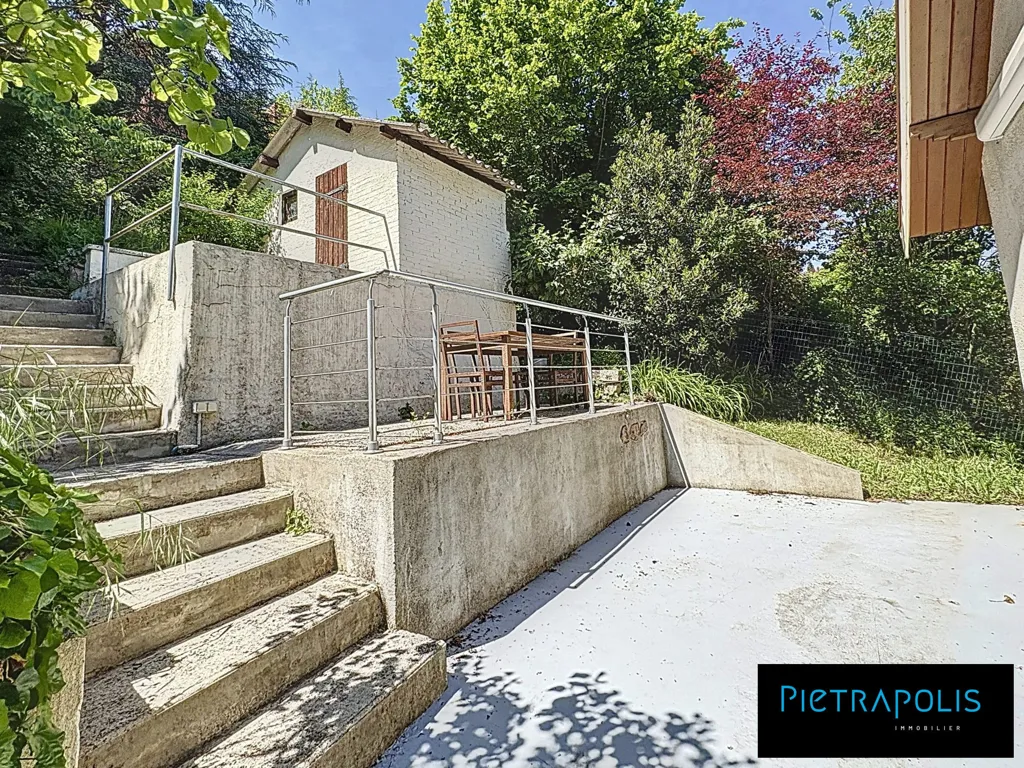 Aed - Rustic Farmhouse with Garden on Brignais Heights