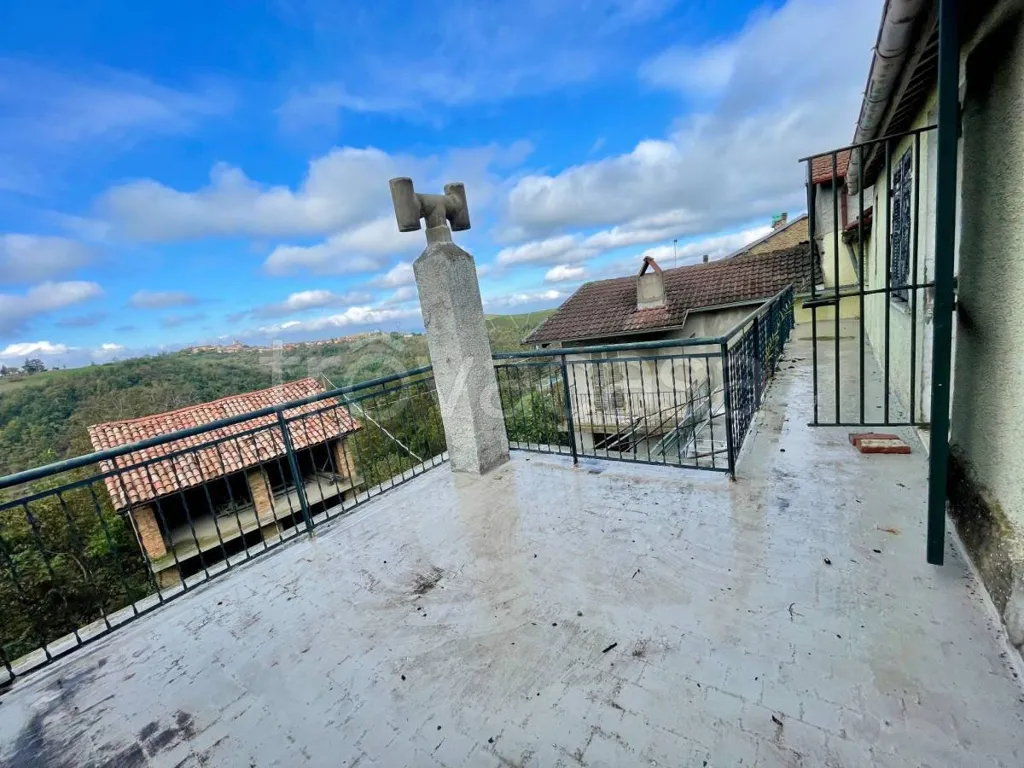 Balcon - Restoration-Ready House with Panoramic View in Murazzano