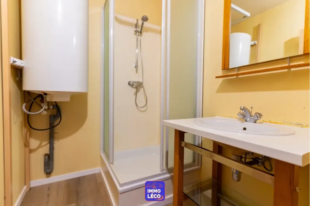 Vannitoad - Bright 1-Bedroom Apartment in Mouscron