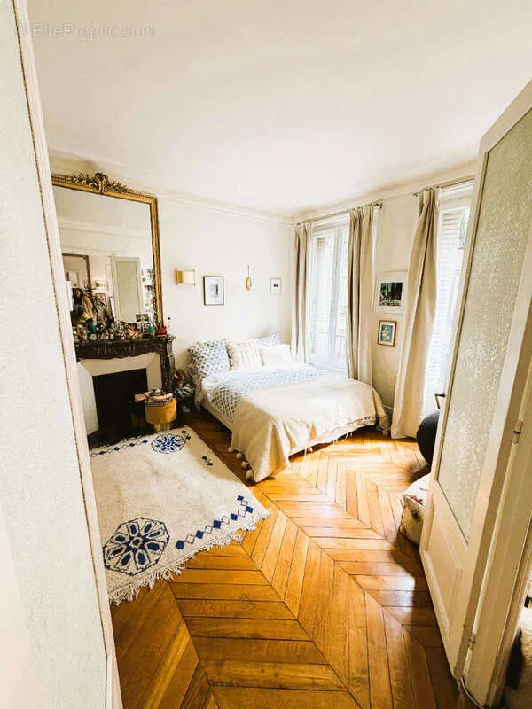 4-room apartment in Paris-10e