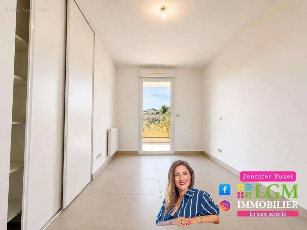 Toad - Contemporary Flat with Pool in Prestigious Residence