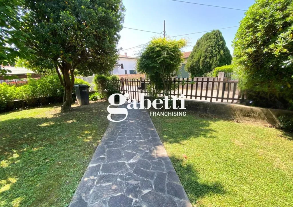 Aed - Independent House with Garden in Agna