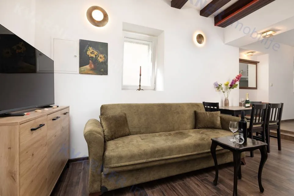 Elutuba - Renovated Stone House with Sea View in Punat