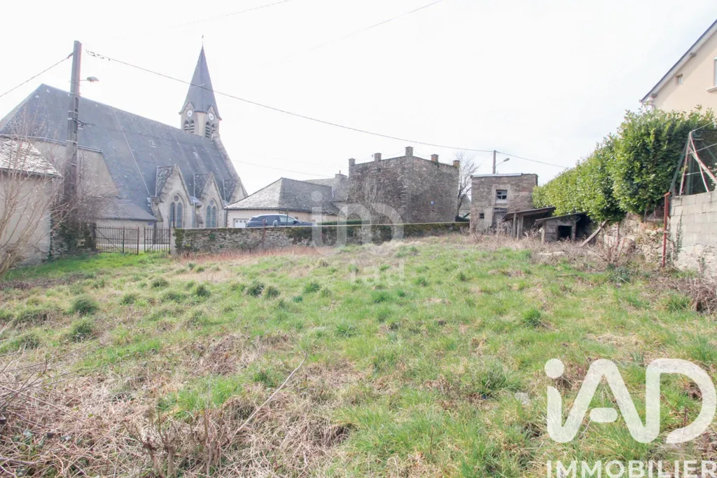 Aed - Buildable Land with Well and Poultry in Durenque